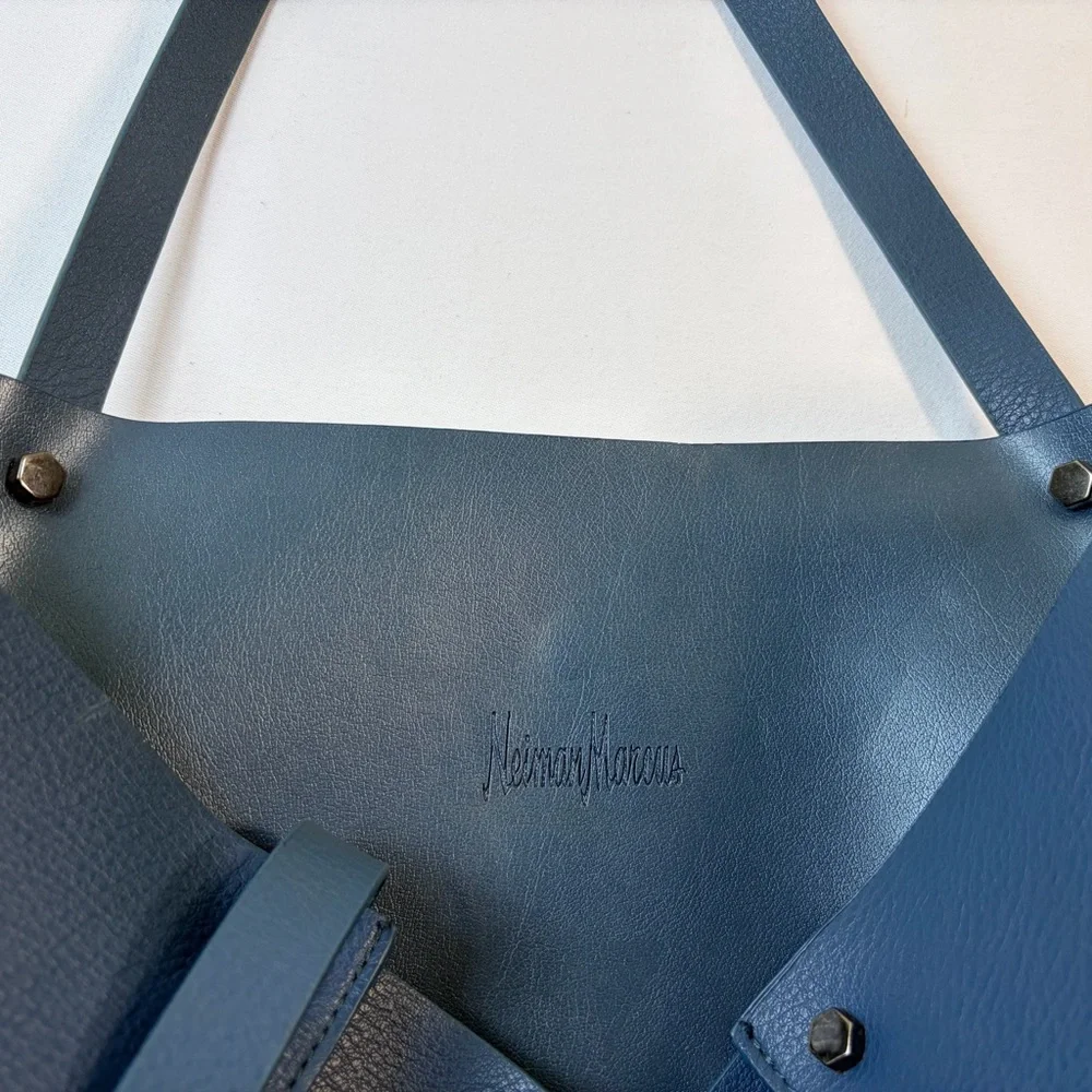 Chic Nieman Marcus faux Leather Tote Bag teal/navy